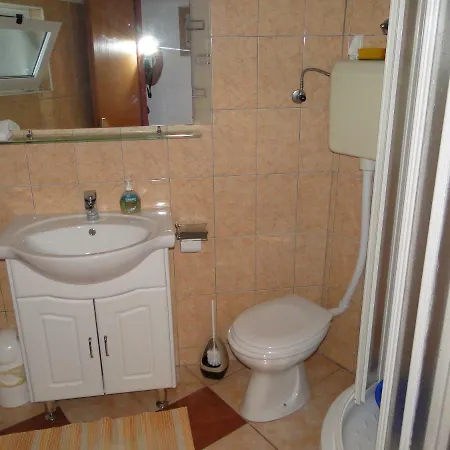 Mir شقة Primošten