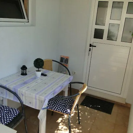 Mir شقة Primošten